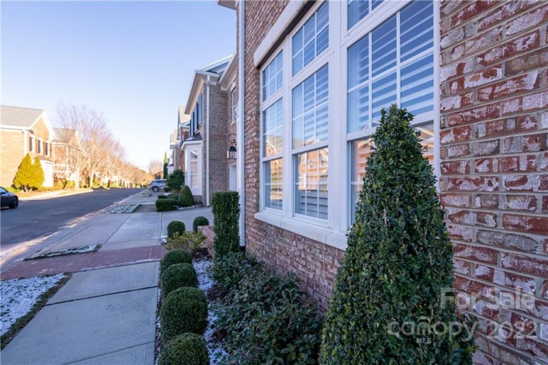Property image 4 at 6371 Wakehurst Road, Charlotte, NC 28226