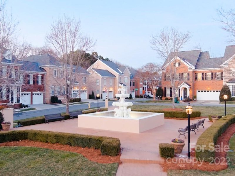 Property image 5 at 6371 Wakehurst Road, Charlotte, NC 28226