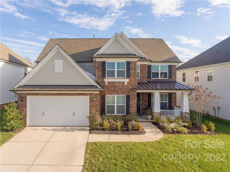 204 Hampton Trail Drive