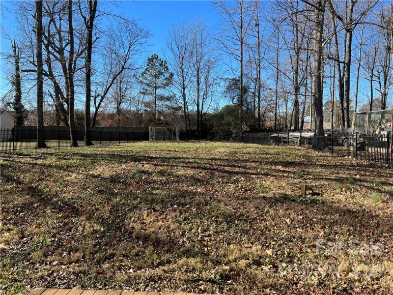 Property image 2 at 5621 Thompson Road, Charlotte, NC 28216