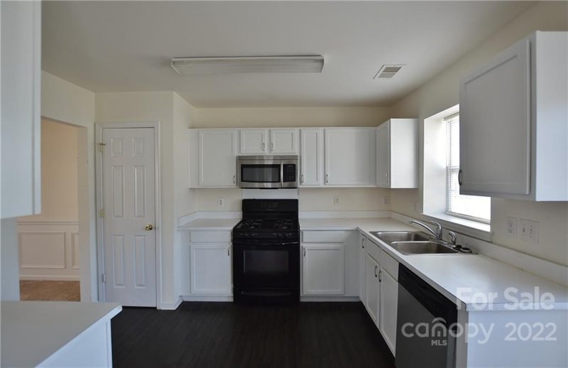 Property image 2 at 11039 Treebranch Drive, Charlotte, NC 28216