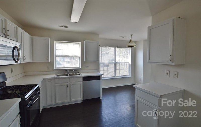 Property image 3 at 11039 Treebranch Drive, Charlotte, NC 28216