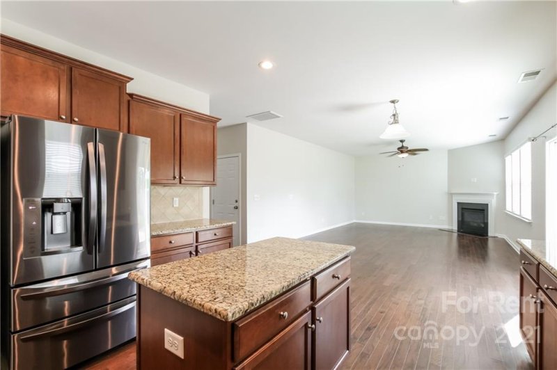 Property image 5 at 136 Glastonbury Drive, Mooresville, NC 28115