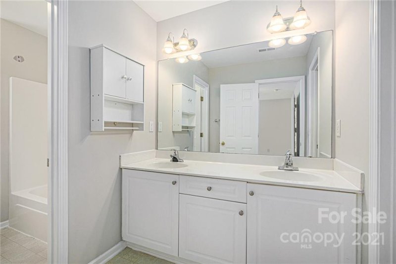 Property image 4 at 4140 Kenton Glenn Court, Concord, NC 28027