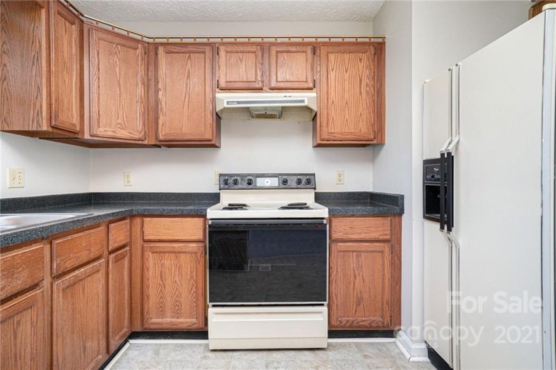 Property image 2 at 517 Catawba Circle, Matthews, NC 28104