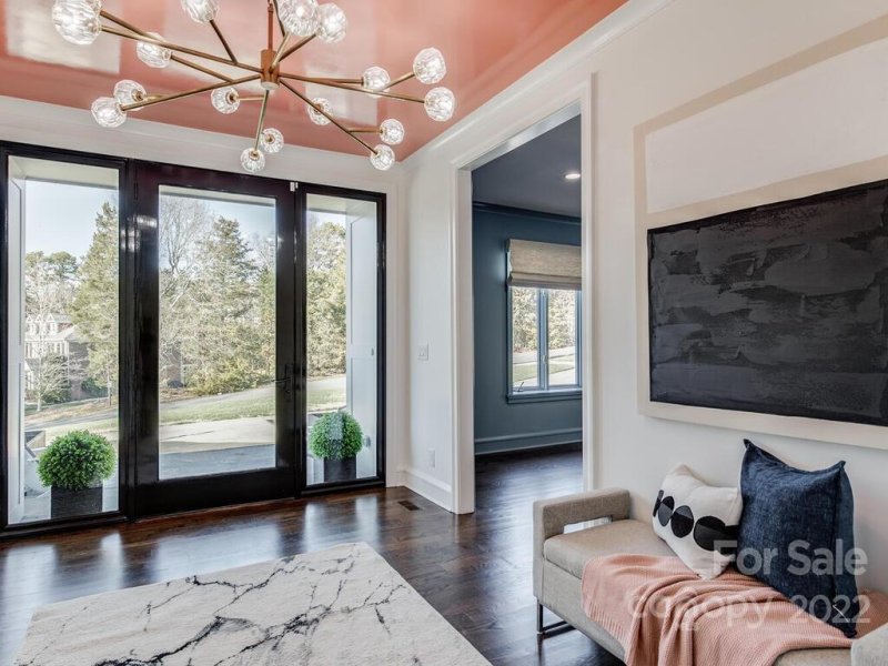 Property image 3 at 5031 Parview Drive, Charlotte, NC 28226