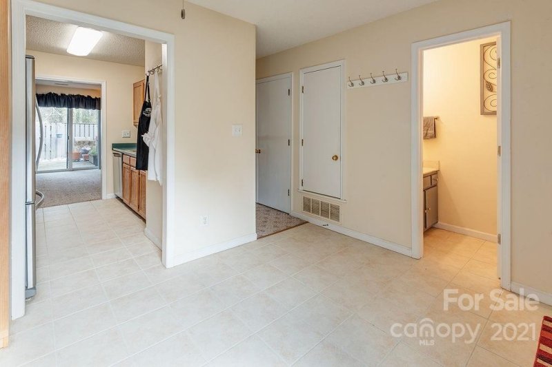 Property image 4 at 16 Spears Avenue, Asheville, NC 28801