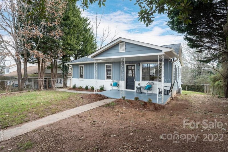 Property image 2 at 5 La Rue Street, Asheville, NC 28806