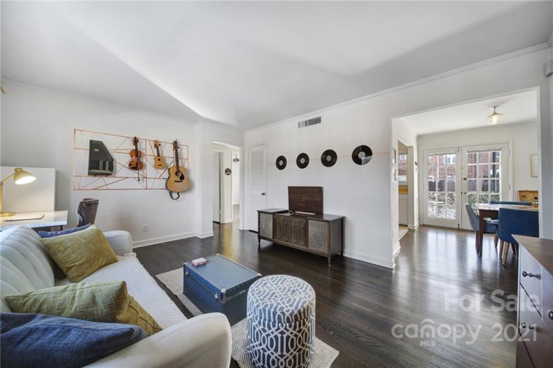 Property image 4 at 910 Mcalway Road, Charlotte, NC 28211