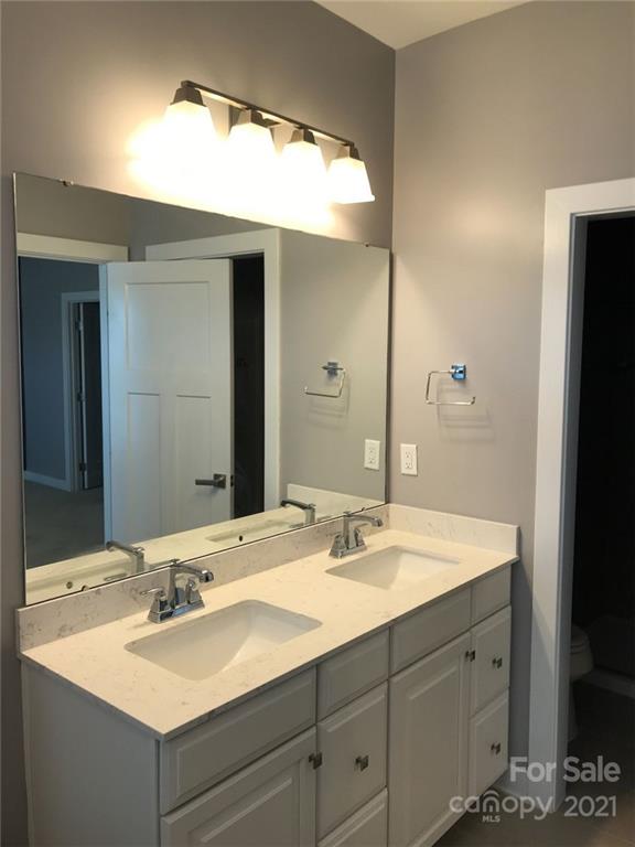 Property image 4 at 1931 Catkin Lane, Charlotte, NC 28205