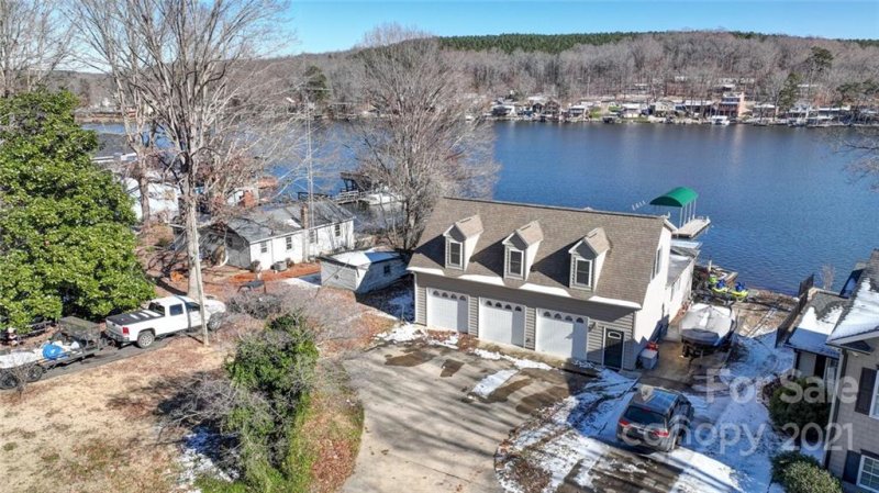 Property image 3 at 938 Pinehaven Drive, New London, NC 28127