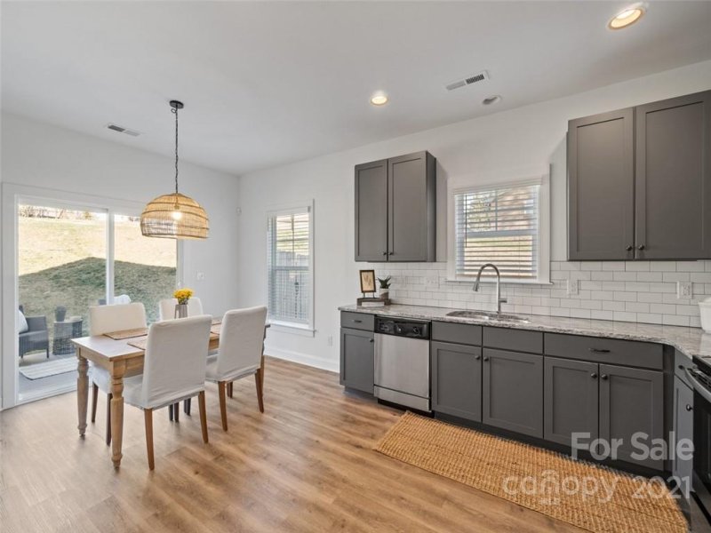 Property image 3 at 501 Owen Boulevard, Charlotte, NC 28213