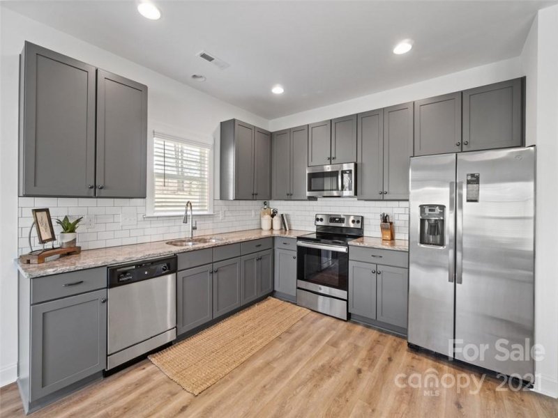 Property image 5 at 501 Owen Boulevard, Charlotte, NC 28213