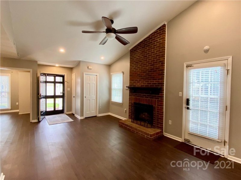 Property image 5 at 3103 Selwyn Farms Lane, Charlotte, NC 28209