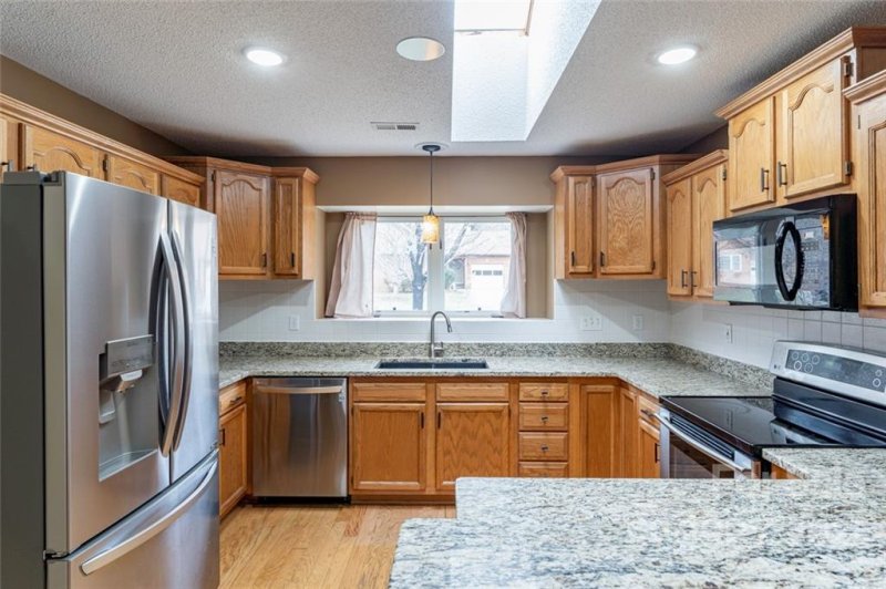 Property image 4 at 19 Foxglove Court, Asheville, NC 28805