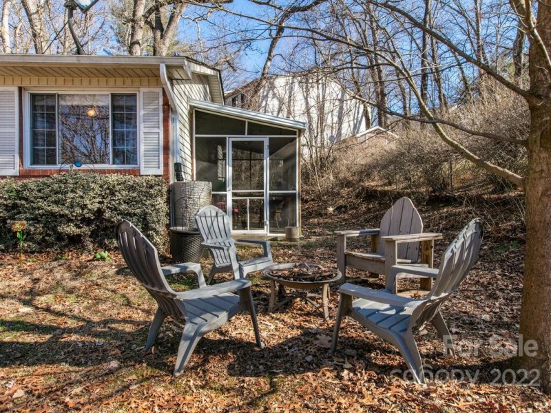 Property image 4 at 19 Evelake Drive, Asheville, NC 28806