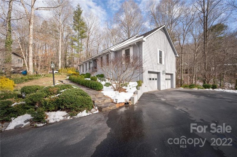 Property image 2 at 128 Eastmoor Drive, Asheville, NC 28805