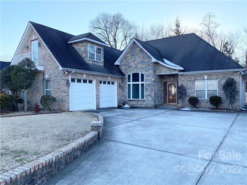 3822 Bent Creek Drive