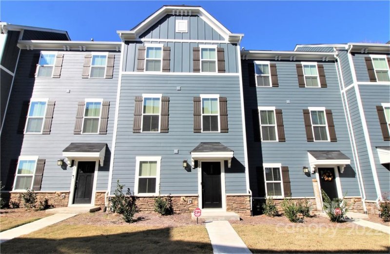 Property image 2 at 1226 Ashbury Street, Charlotte, NC 28216