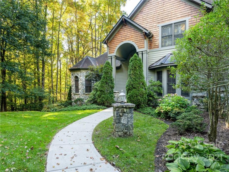 Property image 4 at 18 Fall Mountain Road, Asheville, NC 28803