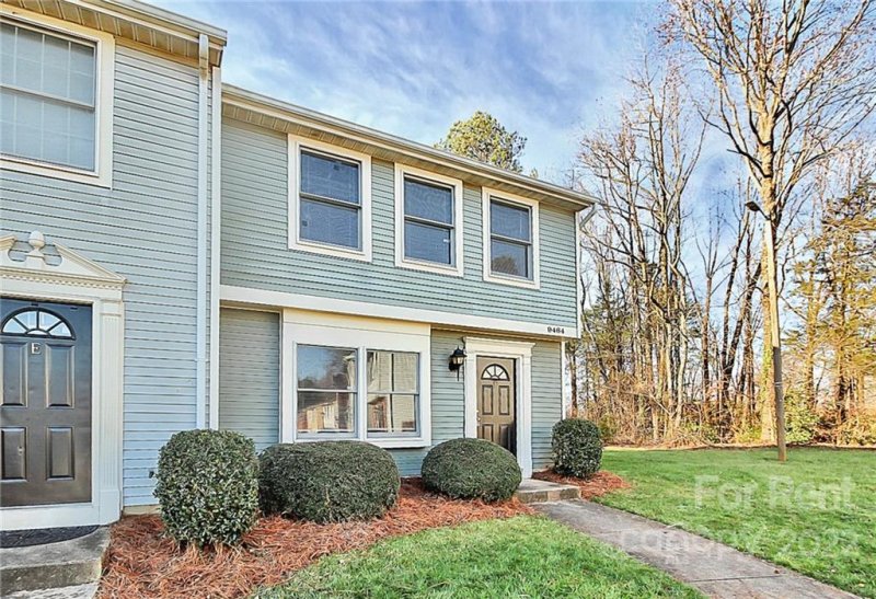 Property image 3 at 9464 Lexington Circle, Charlotte, NC 28213