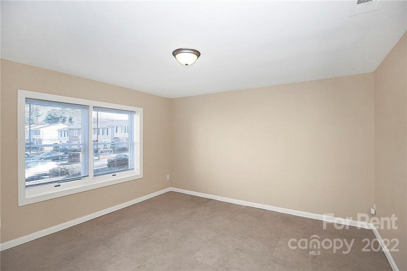 Property image 5 at 9464 Lexington Circle, Charlotte, NC 28213