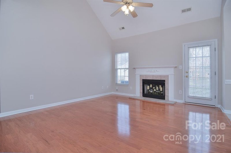 Property image 4 at 4102 Huntmeadow Drive, Charlotte, NC 28269