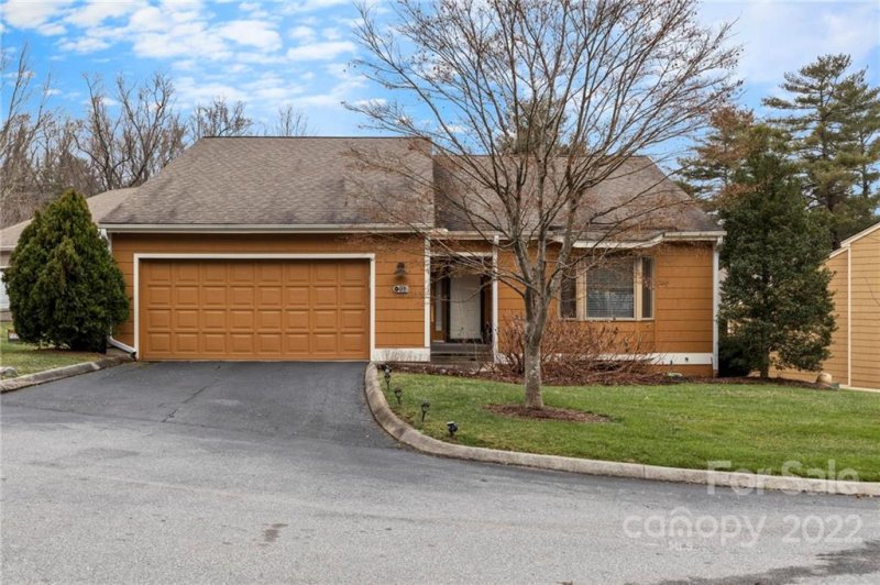 Property image 2 at 132 Beaver Ridge Road, Asheville, NC 28804