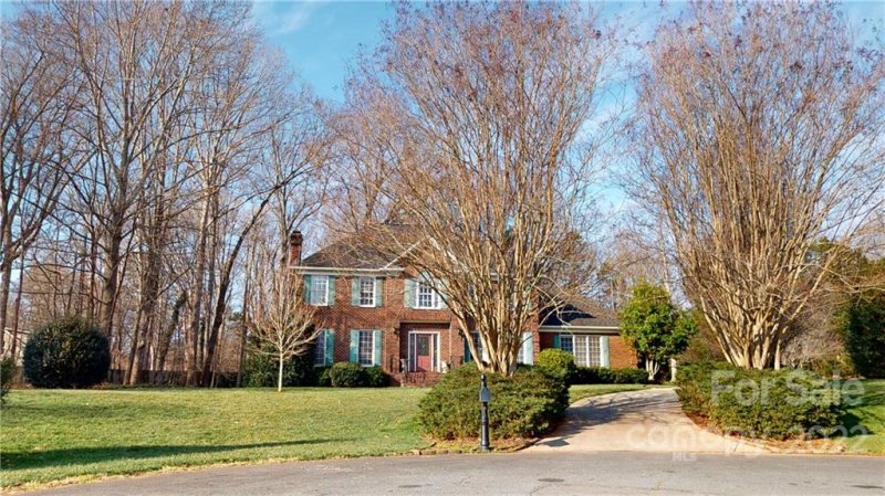 Property image 2 at 7032 High Vista Court, Matthews, NC 28104