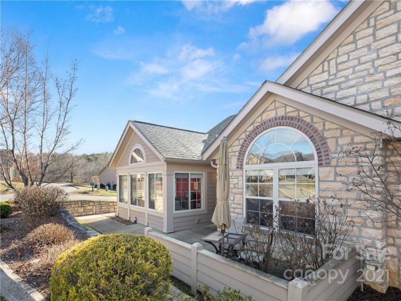 Property image 3 at 102 Mountain Meadow Circle, Weaverville, NC 28787