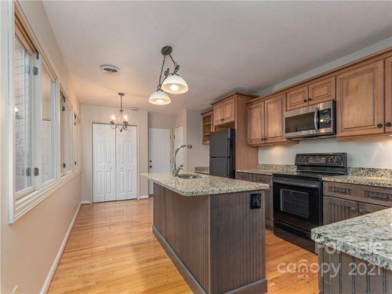 Property image 2 at 119 Clubwood Court, Asheville, NC 28803