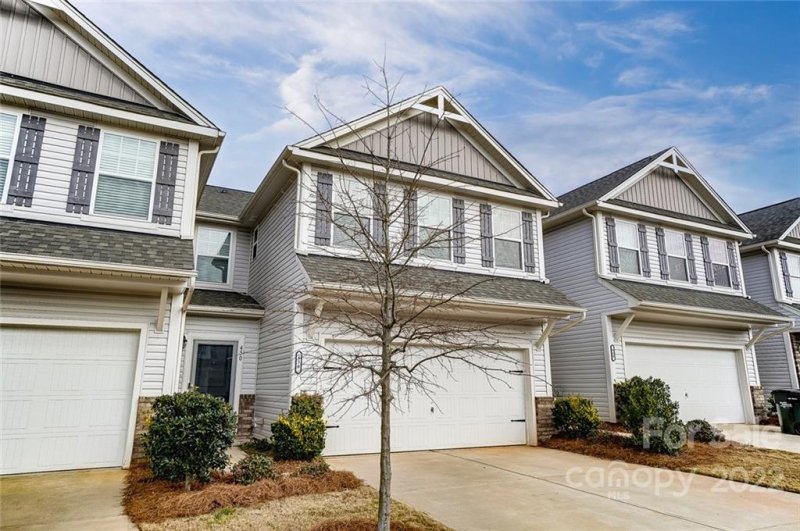 450 Tayberry Lane