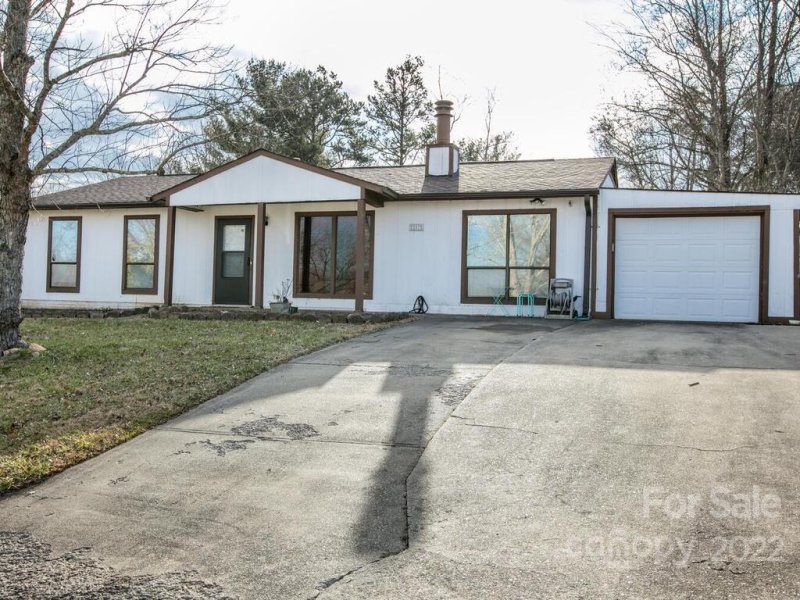 Property image 2 at 207 Scottlynn Drive, Asheville, NC 28806