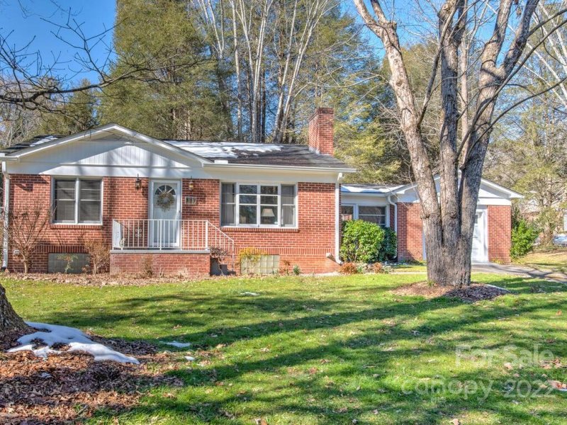 Property image 3 at 391 Wakefield Drive, Hendersonville, NC 28792