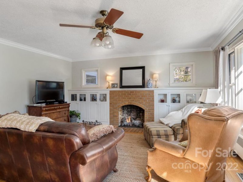 Property image 4 at 391 Wakefield Drive, Hendersonville, NC 28792