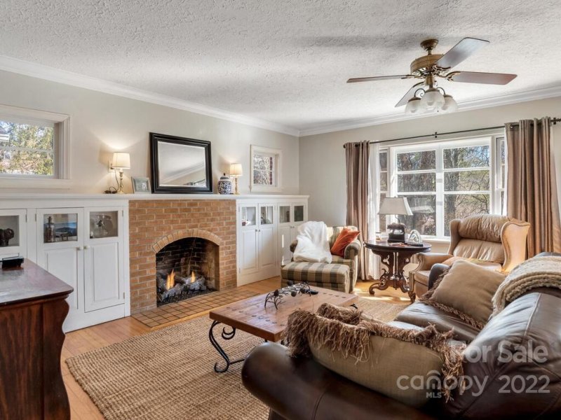 Property image 5 at 391 Wakefield Drive, Hendersonville, NC 28792