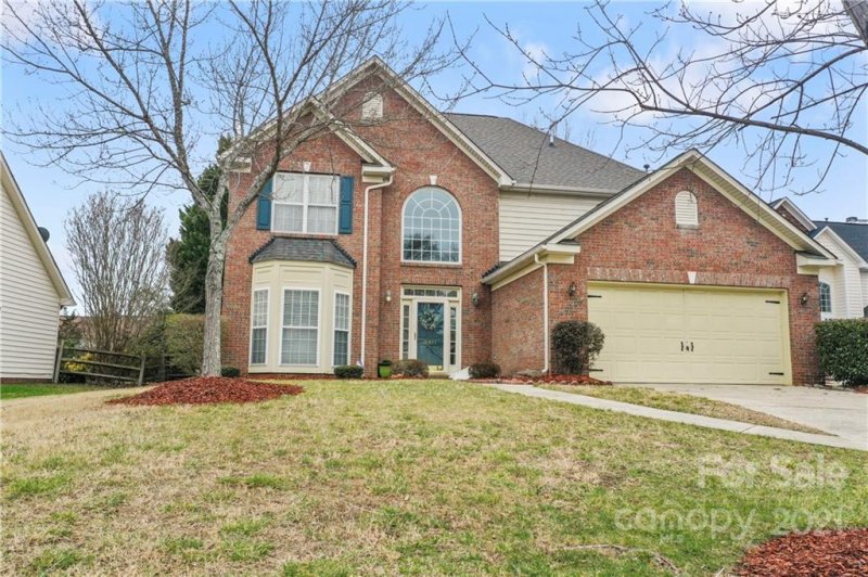 Property image 2 at 10641 Partridgeberry Drive, Charlotte, NC 28213