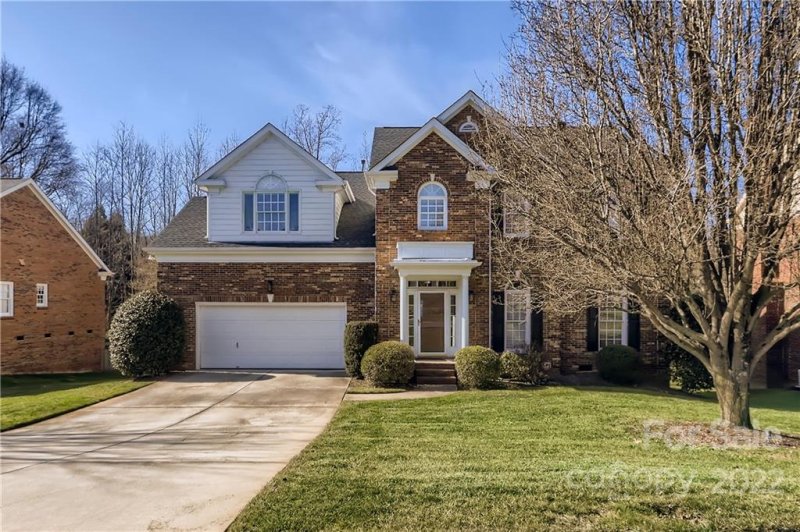 Property image 2 at 1324 Holly Ridge Drive, Matthews, NC 28105