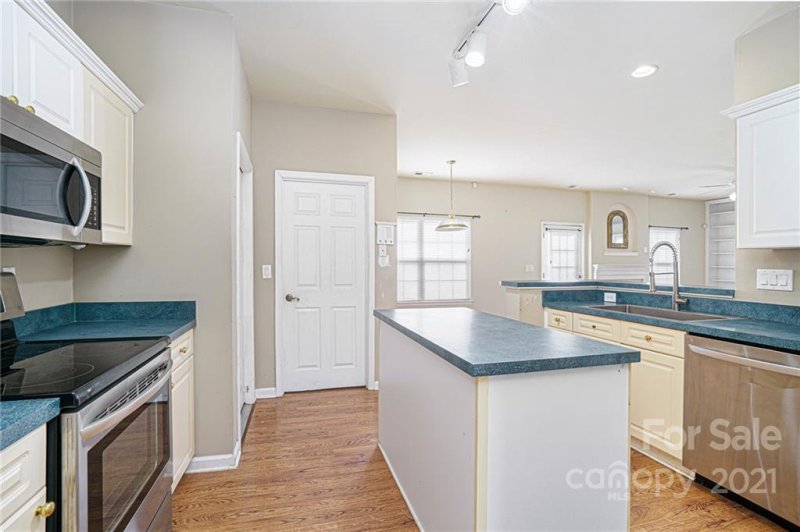 Property image 5 at 2516 Macie Glen Court, Matthews, NC 28105