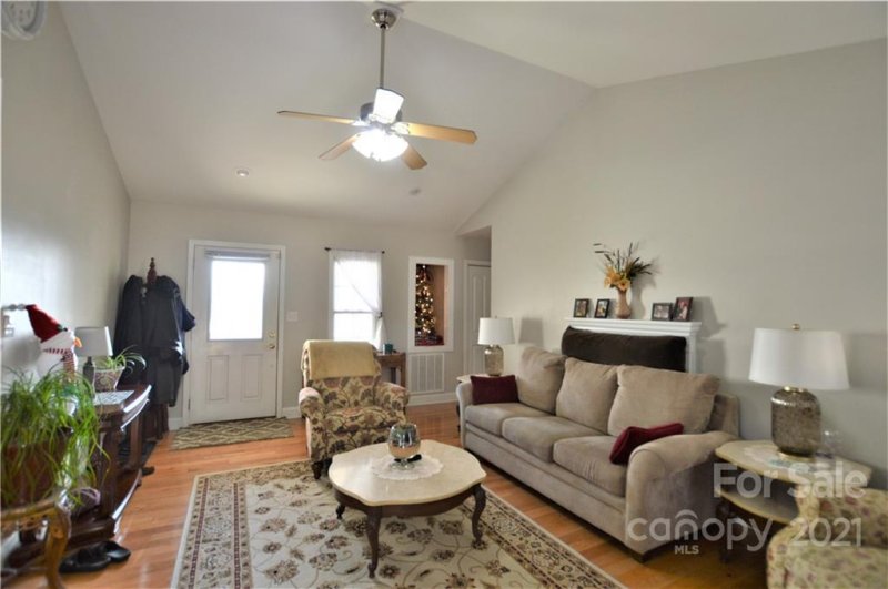 Property image 3 at 9011 Mccray Farms Road, Hickory, NC 28601