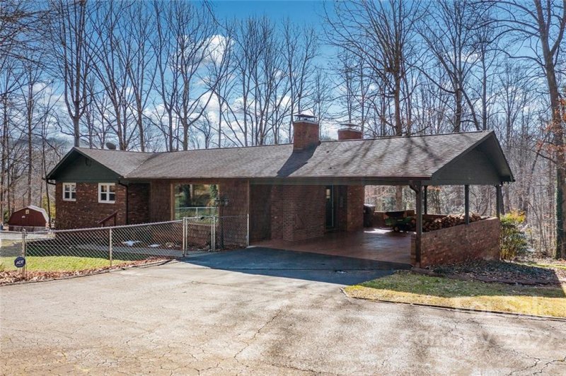 Property image 3 at 204 Brentwood Circle, Morganton, NC 28655