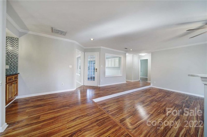 Property image 3 at 8207 White Horse Lane, Charlotte, NC 28270