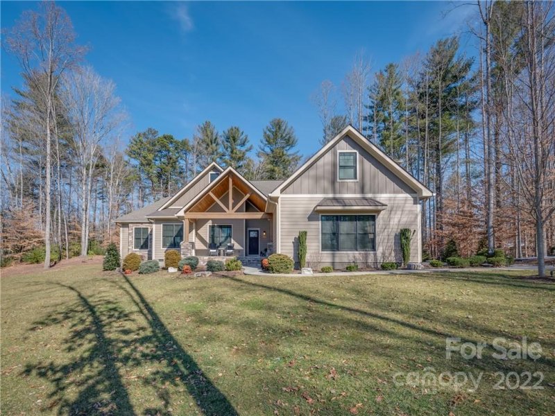 Property image 2 at 124 N Ridgeview Hill Drive, Hendersonville, NC 28791