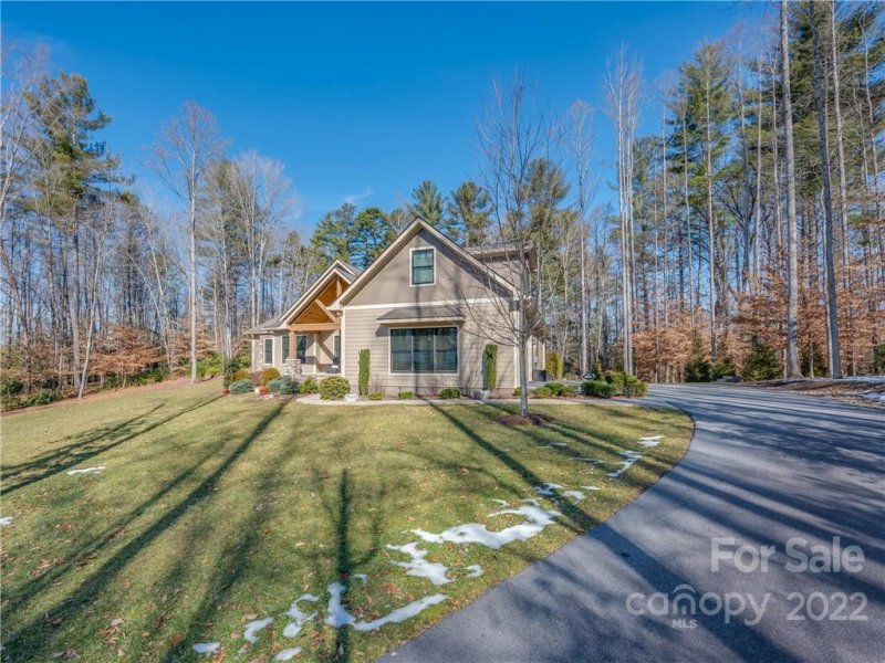 Property image 3 at 124 N Ridgeview Hill Drive, Hendersonville, NC 28791