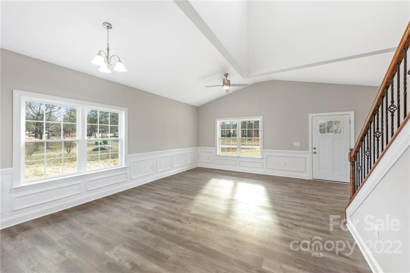 Property image 2 at 915 Owen Boulevard, Charlotte, NC 28213