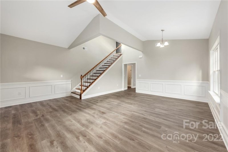 Property image 3 at 915 Owen Boulevard, Charlotte, NC 28213