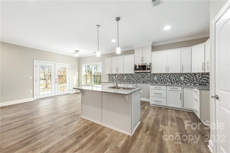 Property image 5 at 915 Owen Boulevard, Charlotte, NC 28213