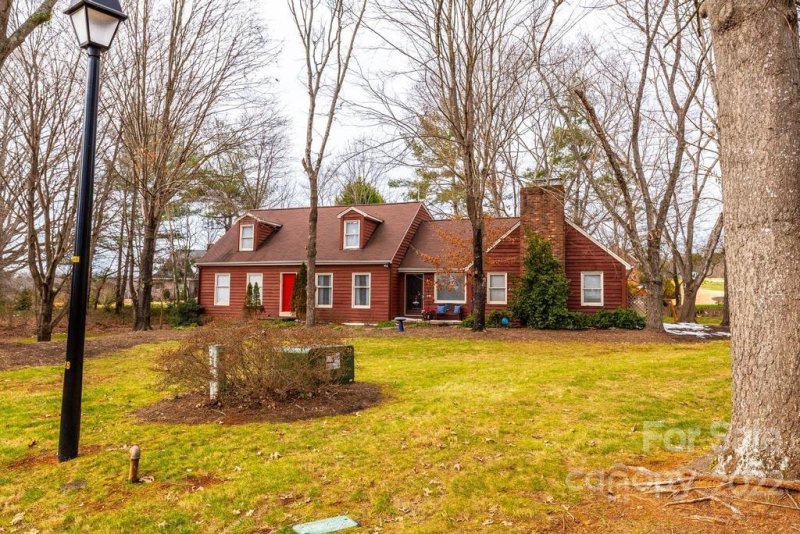 Property image 2 at 51 Colts Neck Lane, Taylorsville, NC 28681