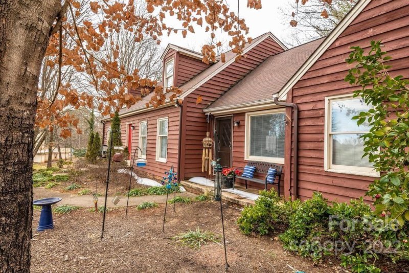 Property image 3 at 51 Colts Neck Lane, Taylorsville, NC 28681