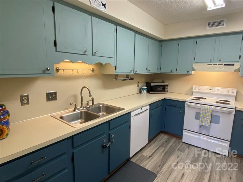 Property image 5 at 1330 5th Street, Hickory, NC 28601